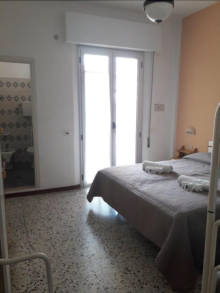 Hotel Sirena Беллария-Иджеа-Марина Экстерьер фото